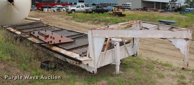 image for item DD4245 1973 Donahue F30 equipment trailer