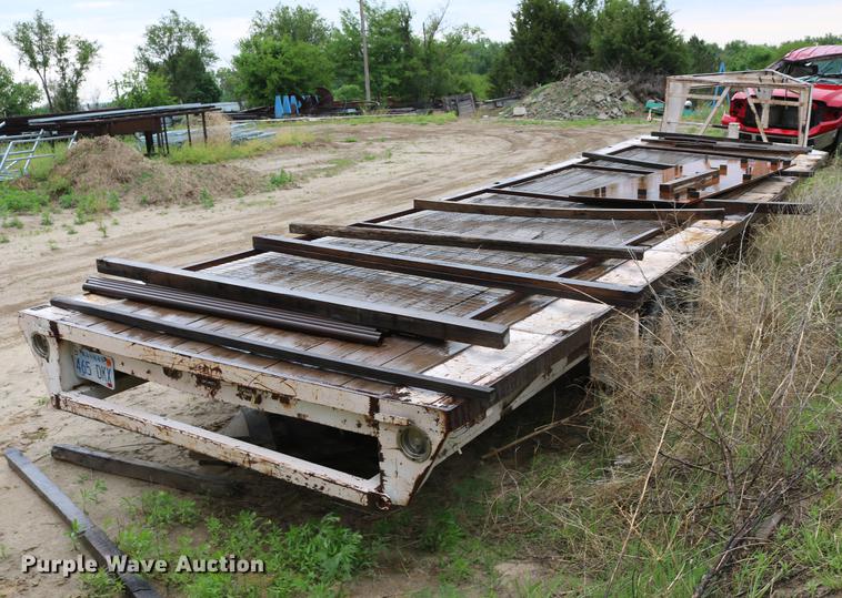 image for item DD4245 1973 Donahue F30 equipment trailer