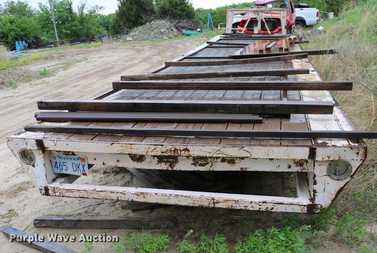 image for item DD4245 1973 Donahue F30 equipment trailer