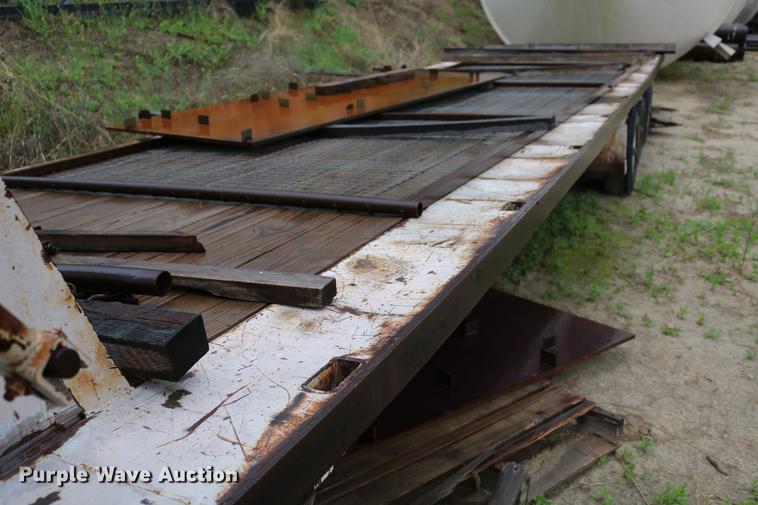 image for item DD4245 1973 Donahue F30 equipment trailer