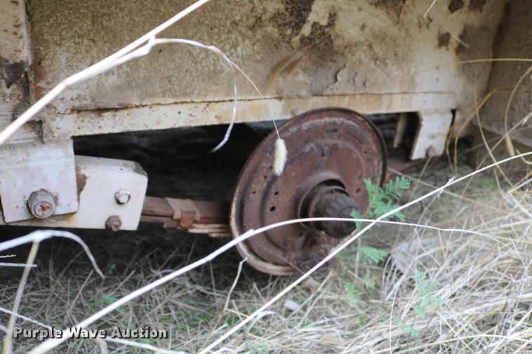 image for item DD4245 1973 Donahue F30 equipment trailer