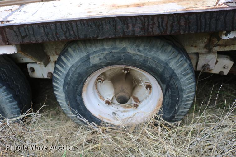 image for item DD4245 1973 Donahue F30 equipment trailer