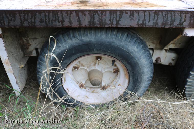 image for item DD4245 1973 Donahue F30 equipment trailer