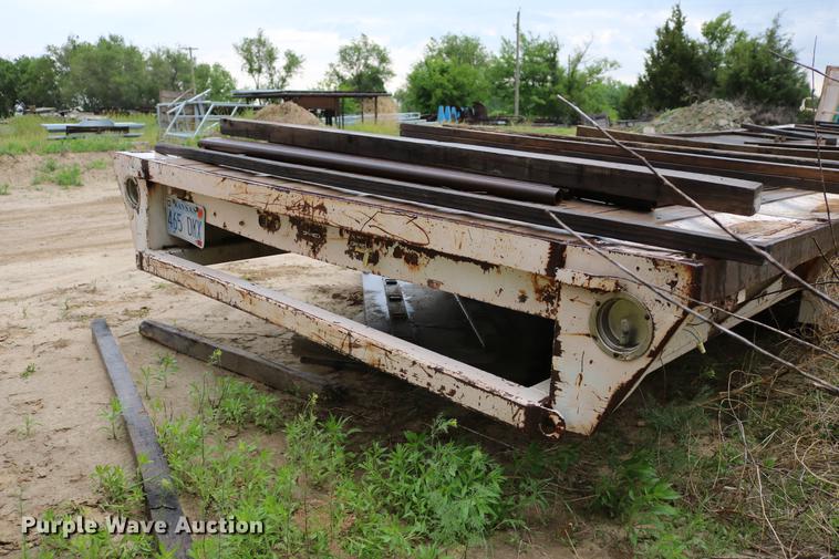 image for item DD4245 1973 Donahue F30 equipment trailer