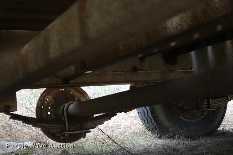 image for item DD4245 1973 Donahue F30 equipment trailer