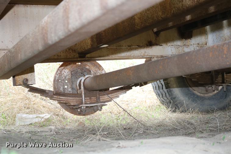 image for item DD4245 1973 Donahue F30 equipment trailer