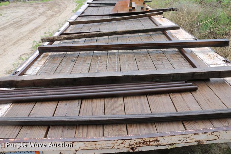 image for item DD4245 1973 Donahue F30 equipment trailer