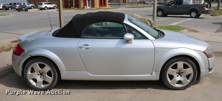 image for item DD4258 2001 Audi TT Roadster Quattro convertible