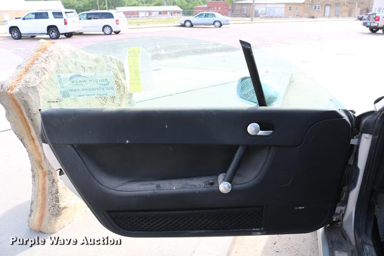 image for item DD4258 2001 Audi TT Roadster Quattro convertible