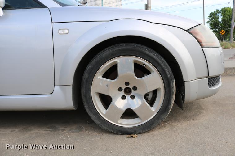 image for item DD4258 2001 Audi TT Roadster Quattro convertible