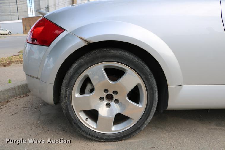 image for item DD4258 2001 Audi TT Roadster Quattro convertible