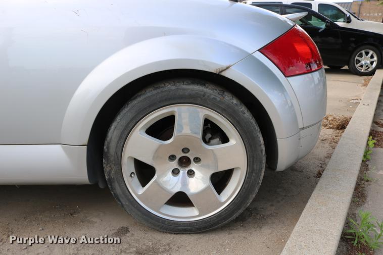 image for item DD4258 2001 Audi TT Roadster Quattro convertible