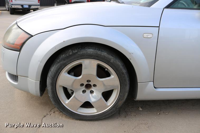 image for item DD4258 2001 Audi TT Roadster Quattro convertible