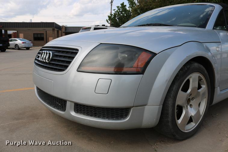 image for item DD4258 2001 Audi TT Roadster Quattro convertible