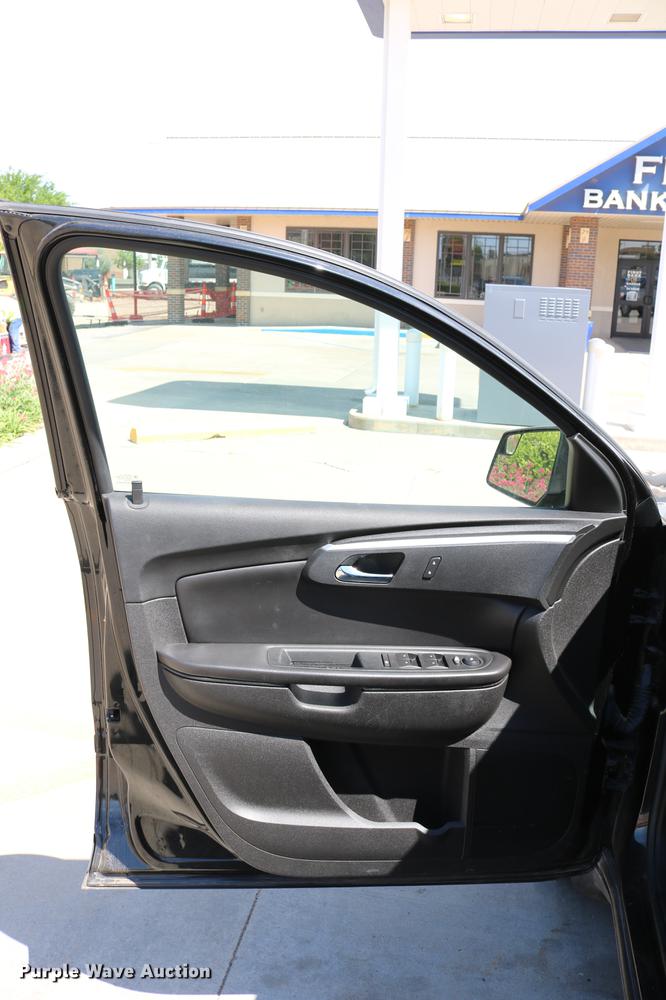 image for item DD4261 2011 Chevrolet Traverse LT SUV