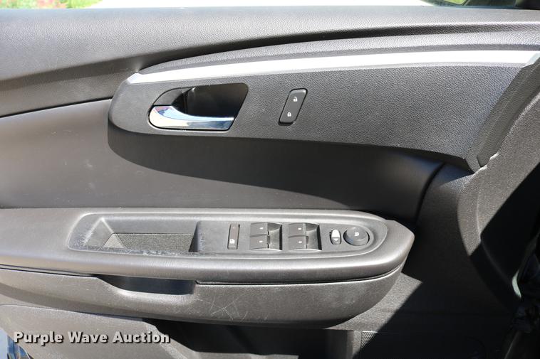 image for item DD4261 2011 Chevrolet Traverse LT SUV