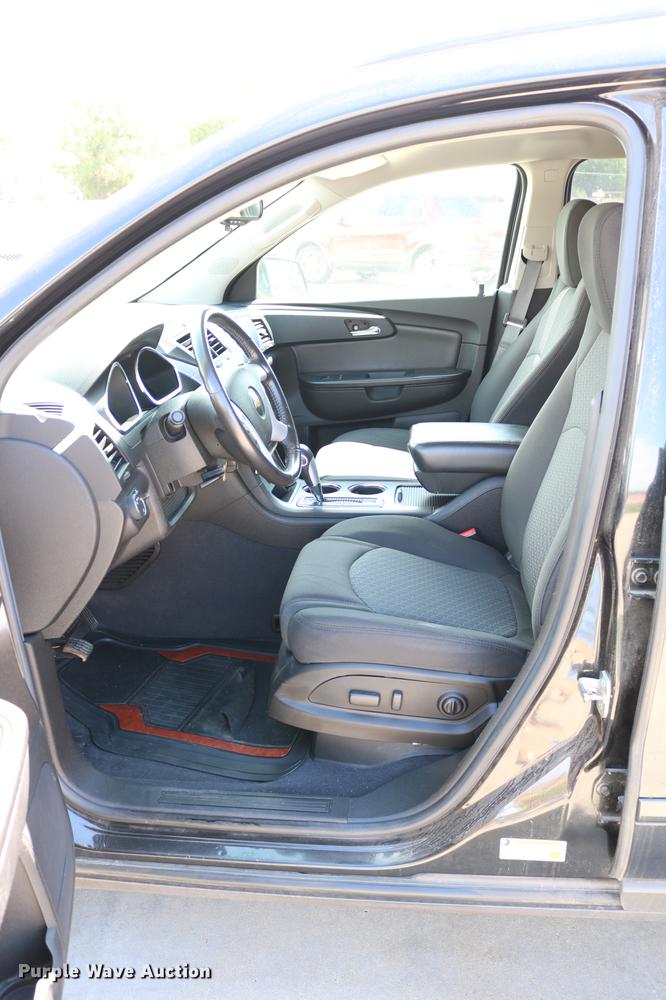 image for item DD4261 2011 Chevrolet Traverse LT SUV