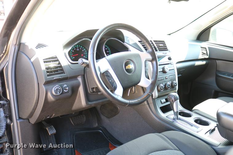 image for item DD4261 2011 Chevrolet Traverse LT SUV