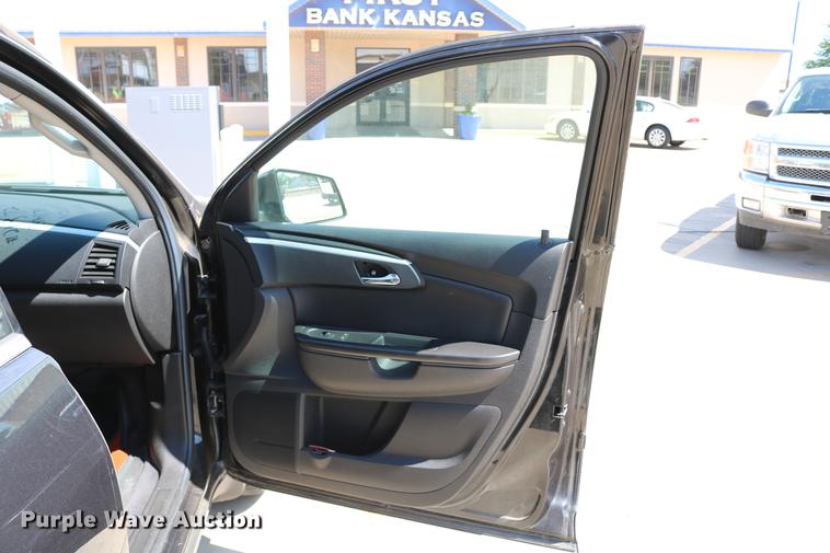 image for item DD4261 2011 Chevrolet Traverse LT SUV