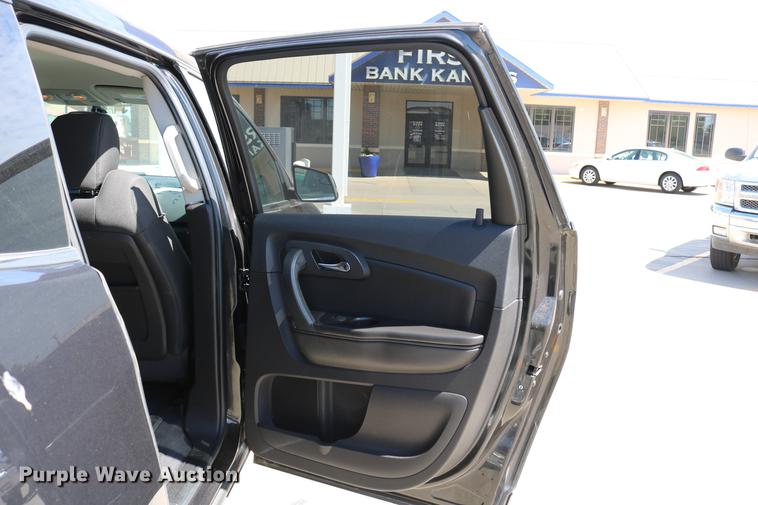 image for item DD4261 2011 Chevrolet Traverse LT SUV