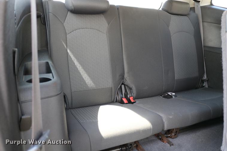 image for item DD4261 2011 Chevrolet Traverse LT SUV