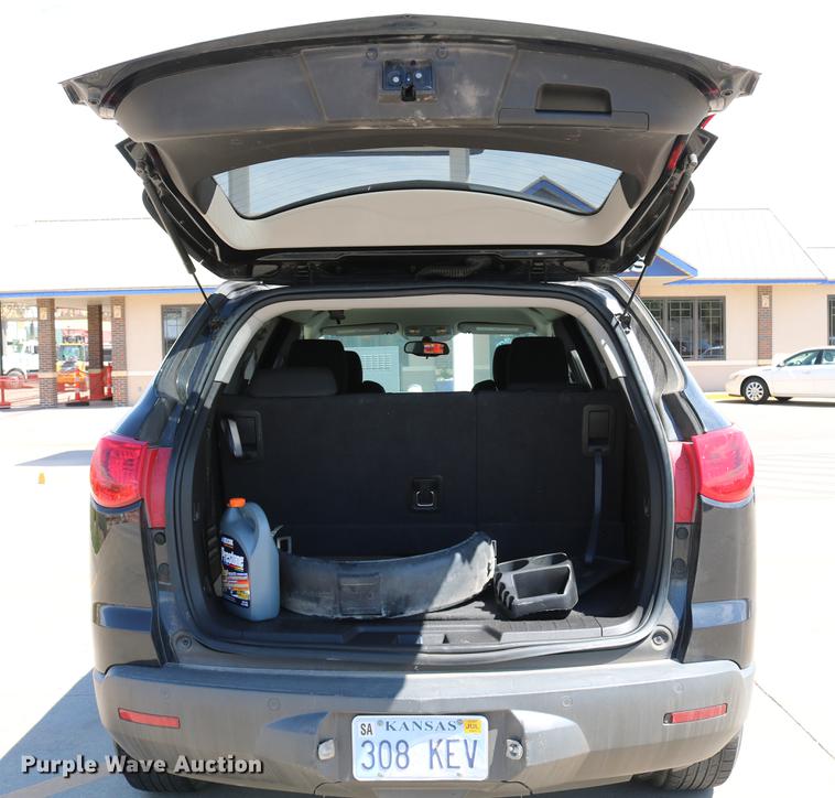 image for item DD4261 2011 Chevrolet Traverse LT SUV