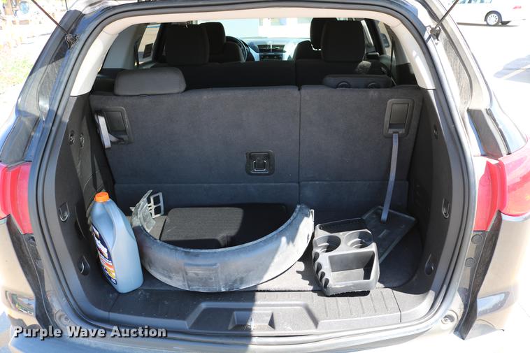 image for item DD4261 2011 Chevrolet Traverse LT SUV