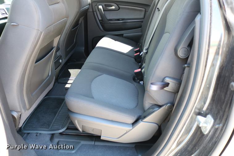 image for item DD4261 2011 Chevrolet Traverse LT SUV