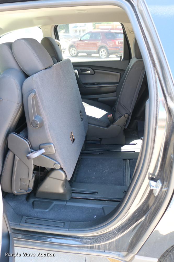 image for item DD4261 2011 Chevrolet Traverse LT SUV