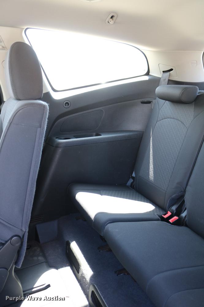 image for item DD4261 2011 Chevrolet Traverse LT SUV