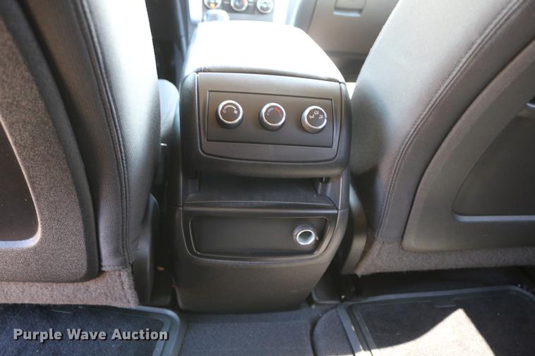 image for item DD4261 2011 Chevrolet Traverse LT SUV