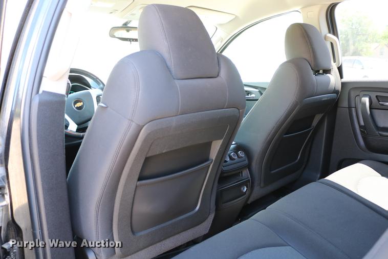 image for item DD4261 2011 Chevrolet Traverse LT SUV