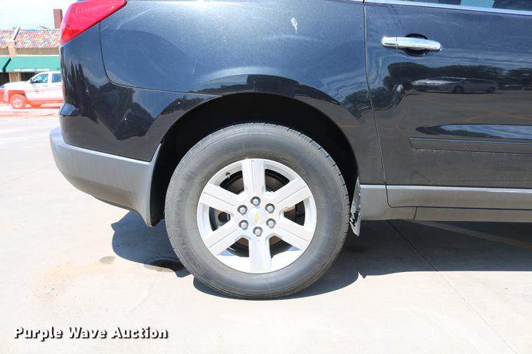 image for item DD4261 2011 Chevrolet Traverse LT SUV