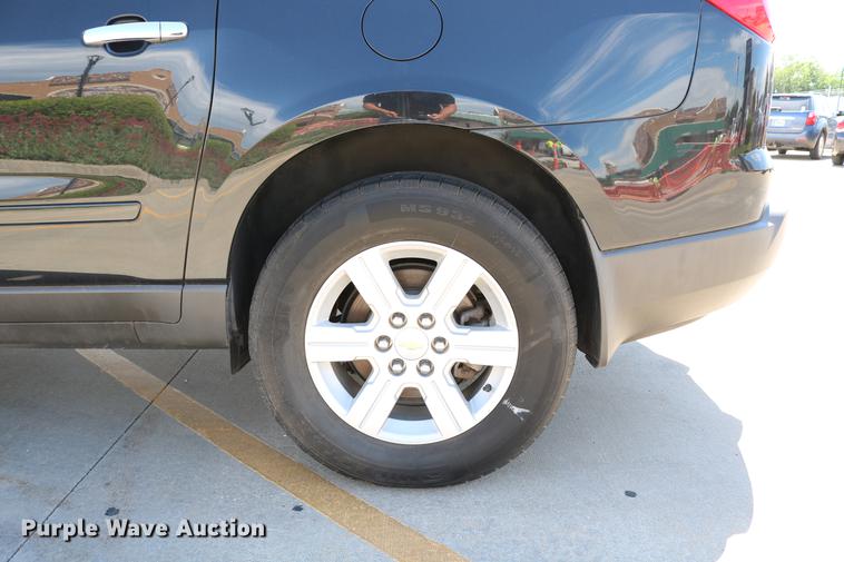 image for item DD4261 2011 Chevrolet Traverse LT SUV