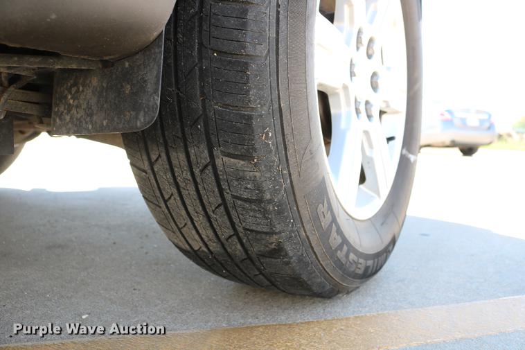 image for item DD4261 2011 Chevrolet Traverse LT SUV