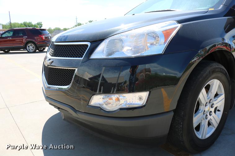 image for item DD4261 2011 Chevrolet Traverse LT SUV