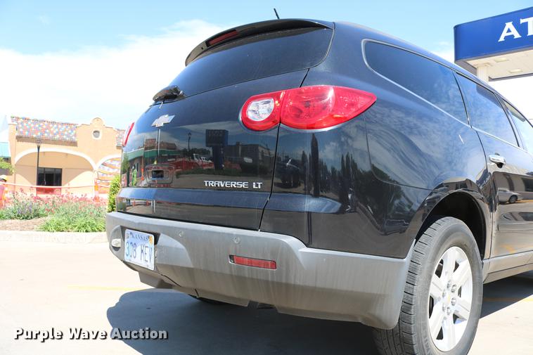 image for item DD4261 2011 Chevrolet Traverse LT SUV