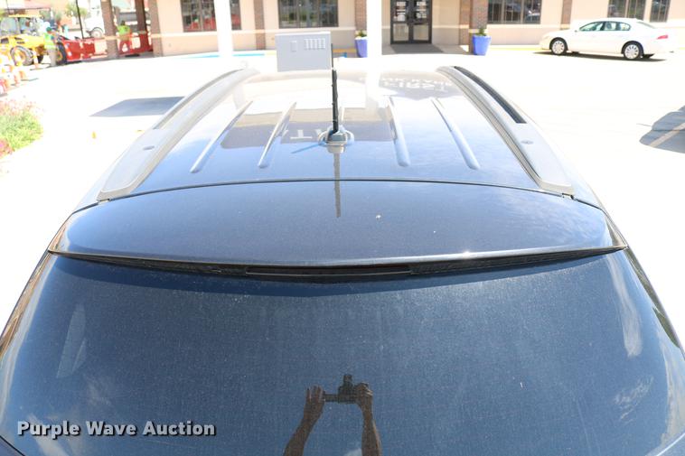 image for item DD4261 2011 Chevrolet Traverse LT SUV