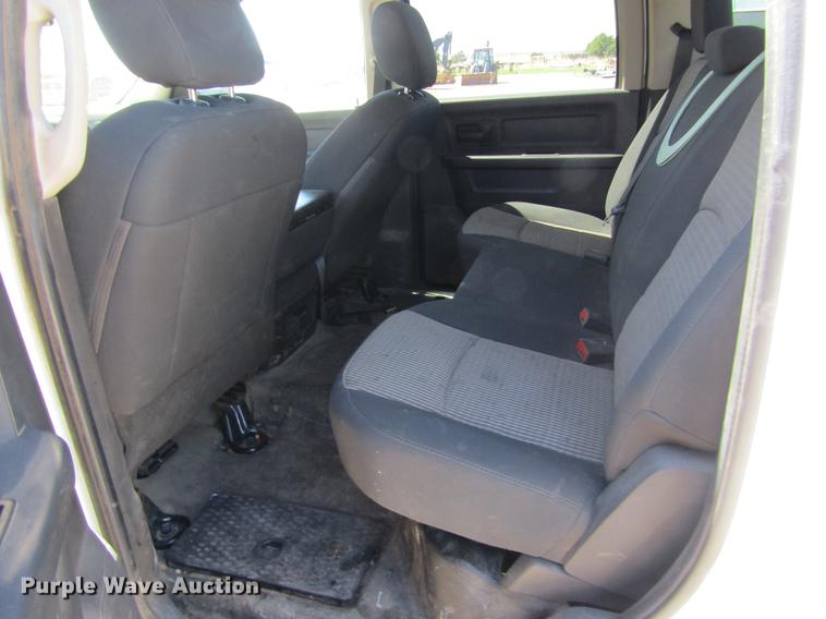 image for item DD5685 2012 Dodge Ram 2500 Crew Cab pickup truck