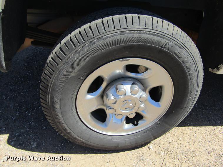 image for item DD5685 2012 Dodge Ram 2500 Crew Cab pickup truck