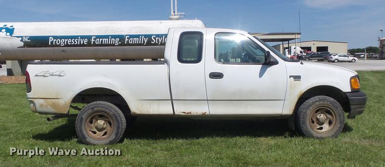 image for item DD7178 2004 Ford F150 XL SuperCab pickup truck