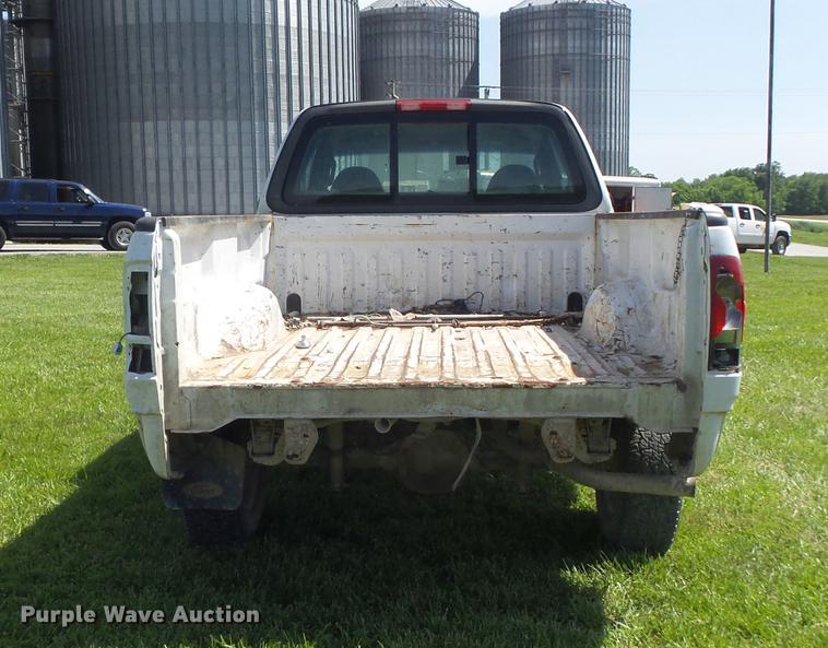 image for item DD7178 2004 Ford F150 XL SuperCab pickup truck