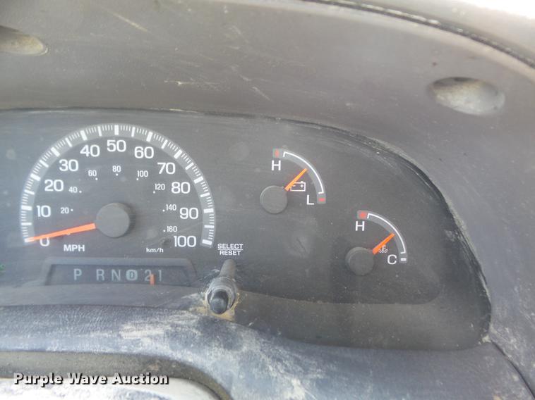 image for item DD7178 2004 Ford F150 XL SuperCab pickup truck