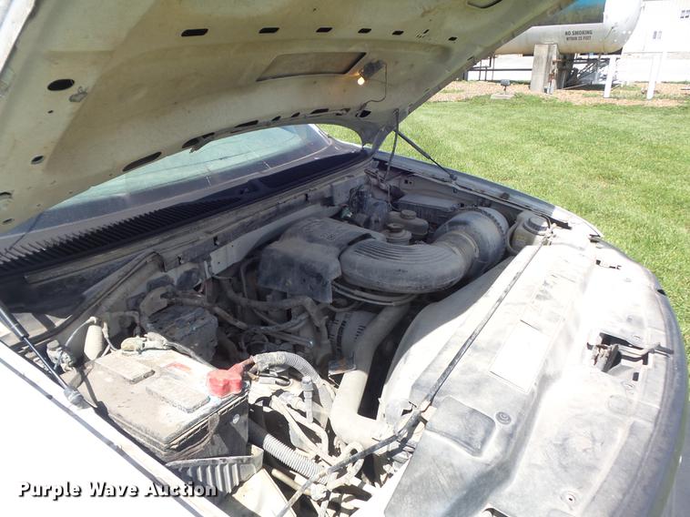 image for item DD7178 2004 Ford F150 XL SuperCab pickup truck