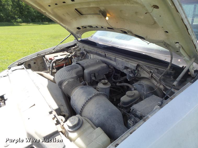 image for item DD7178 2004 Ford F150 XL SuperCab pickup truck