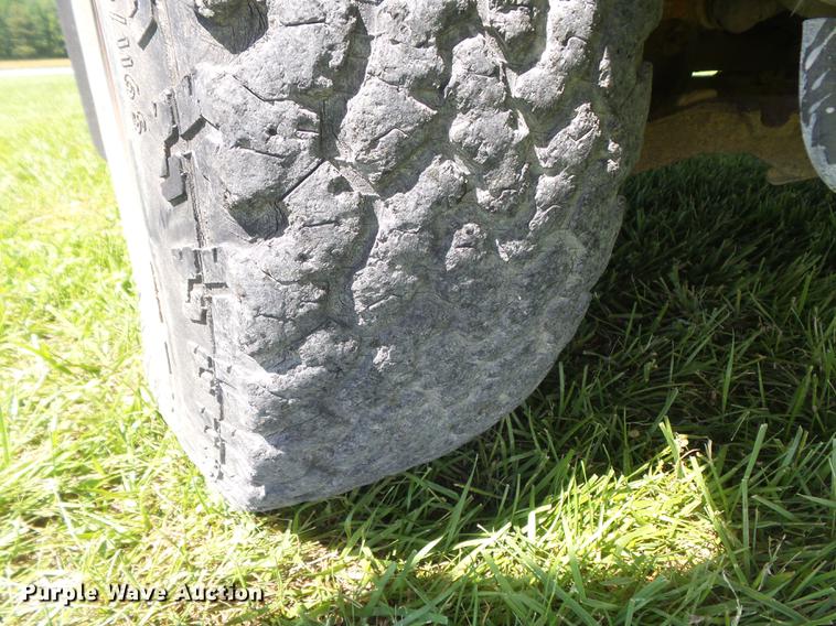 image for item DD7178 2004 Ford F150 XL SuperCab pickup truck