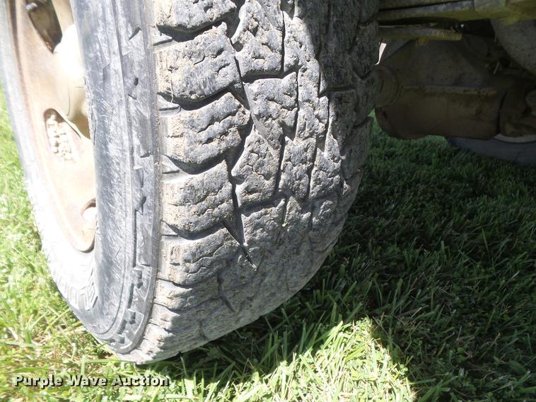 image for item DD7178 2004 Ford F150 XL SuperCab pickup truck