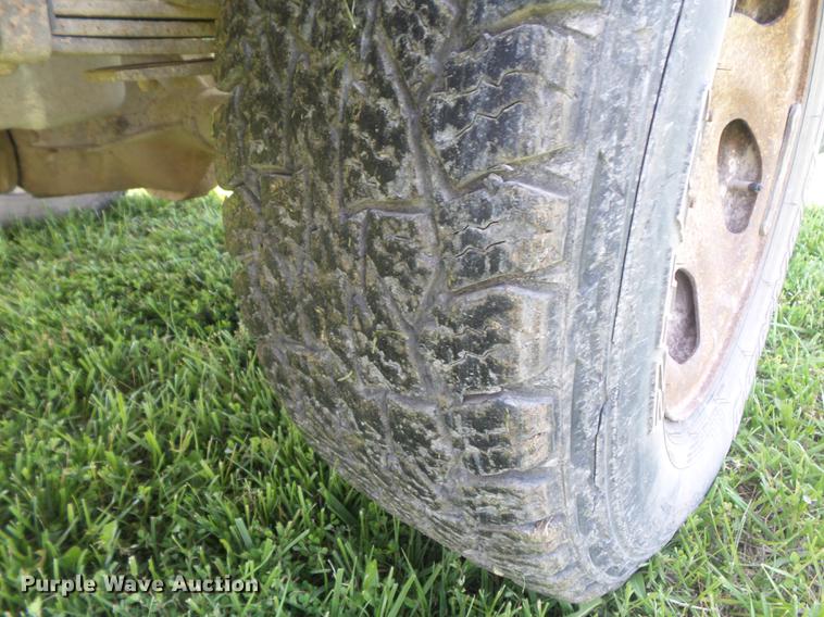 image for item DD7178 2004 Ford F150 XL SuperCab pickup truck