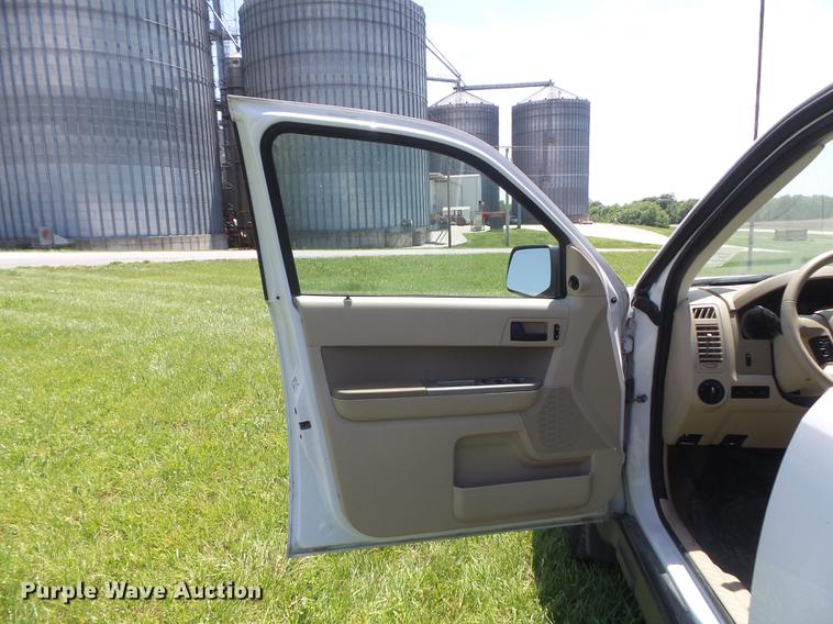 image for item DD7180 2009 Ford Escape XLT SUV