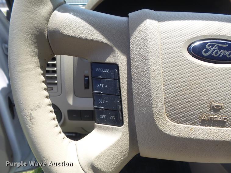 image for item DD7180 2009 Ford Escape XLT SUV